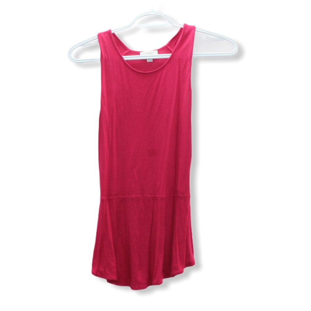 🎀 3/ $30 Wilfred Tank